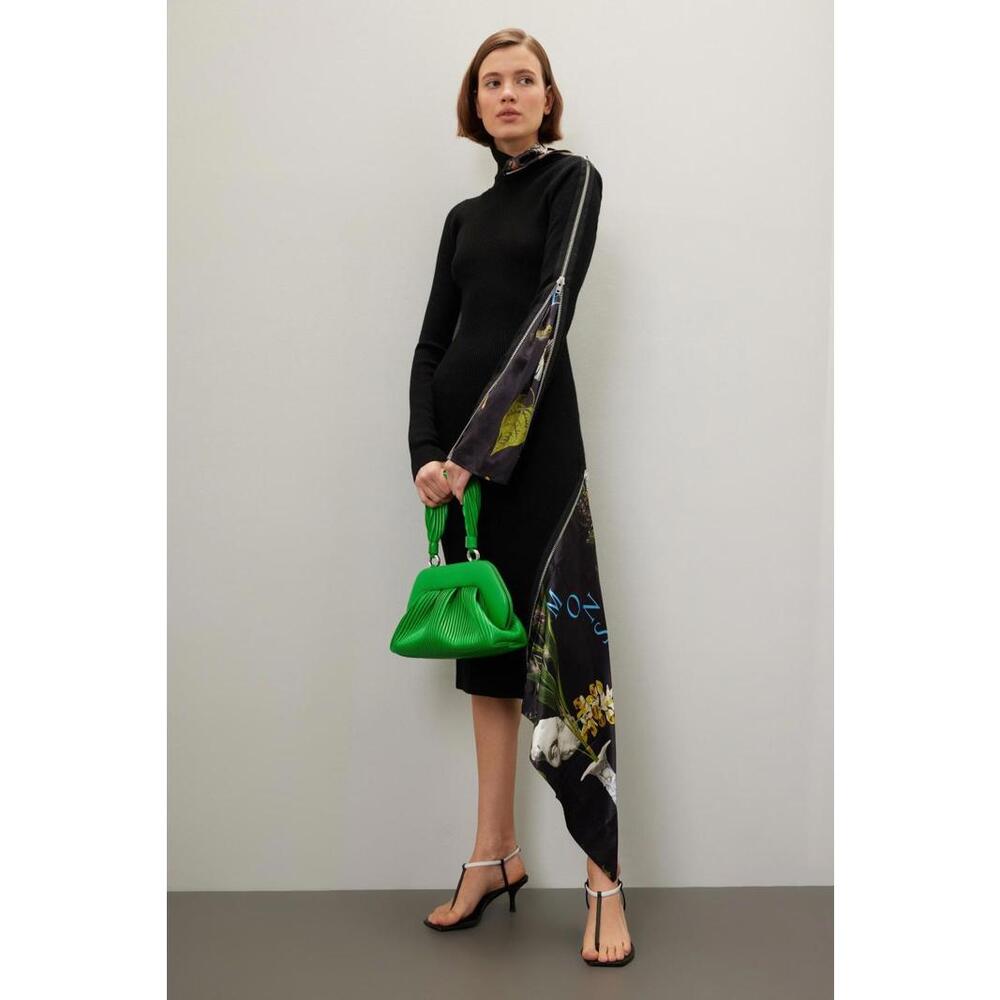 THEMOIRè Green Tia Plissé Bag with Stains and Ring Detachment
